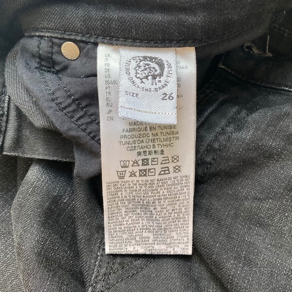 Sz26 / Diesel ‘Widee’ Cropped Distressed Jeans - Picture 9 of 16